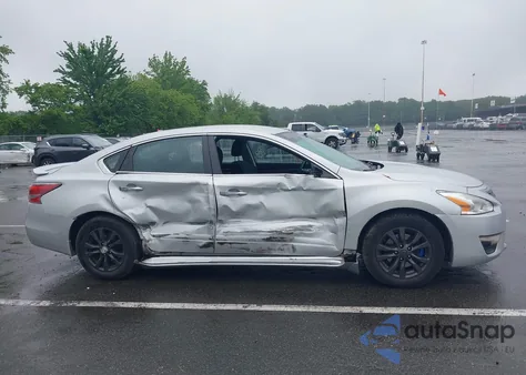 2015 Nissan Altima 2.5 S из США, поврежденный, VIN 1N4AL3AP7FN903157